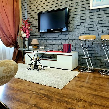 Apartment Voznesenska 25 Dnjepropetovsk Buitenkant foto